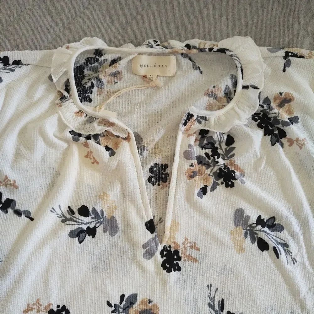 Melloday Bohemian☮️ Style Floral💐 Blouse - NWT - Picture 3 of 12